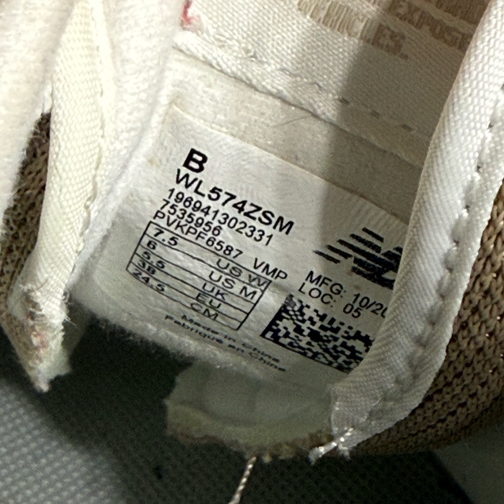 New Balance Women's Vanilla 574 Suede Platform Sneakers size 7.5 - Picture 3 of 4